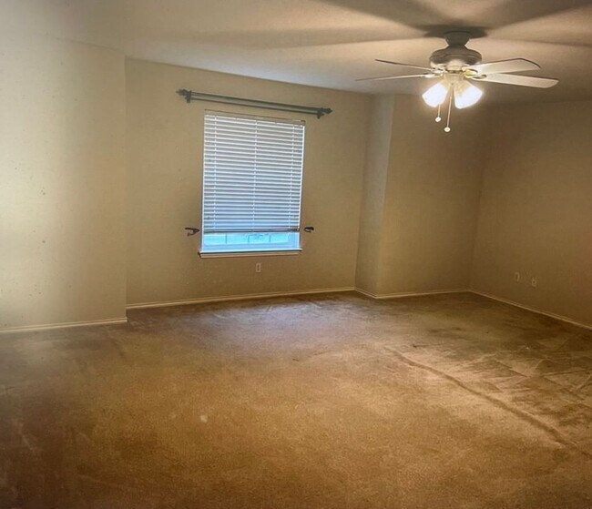 Foto del edificio - 1341 Beechwood Dr