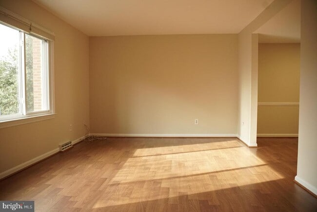 Foto del edificio - 9105 Suede Ct