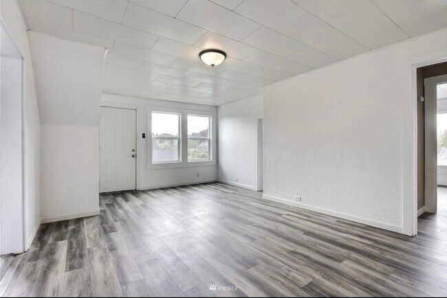 Foto del edificio - 517 W Center St
