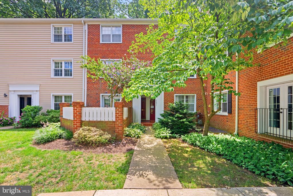 Primary Photo - 2631 S Walter Reed Dr