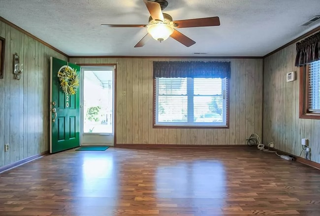 Building Photo - 1520 Hollyleaf Ave