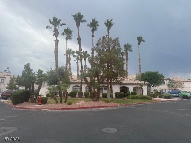 Building Photo - 4555 E Sahara Ave