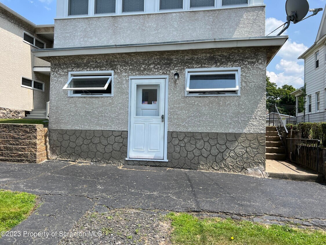 Foto principal - 913 S Webster Ave