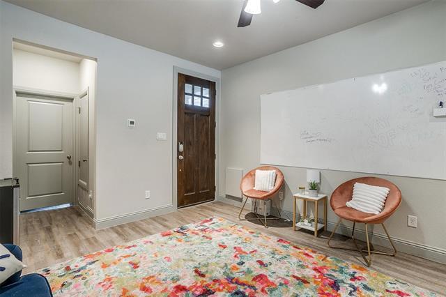 Foto del edificio - 2539 McCart Ave
