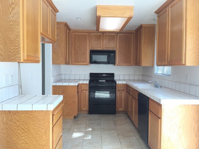 Building Photo - 1267 Caballero St