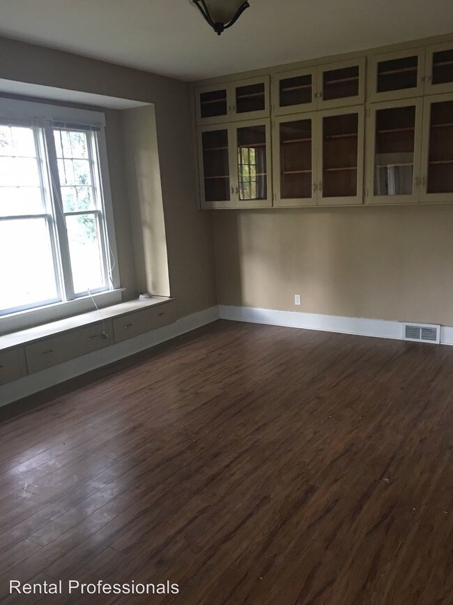 Building Photo - 4405 Springhill Rd