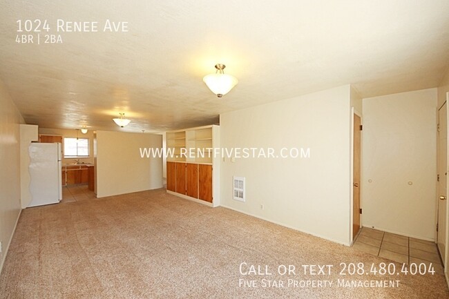 Building Photo - Large Apartment Available in Central Pocat...