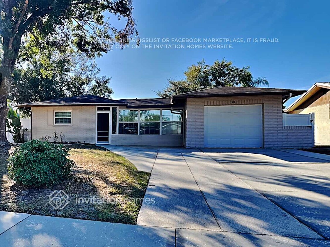 Primary Photo - 102 Valley Cir