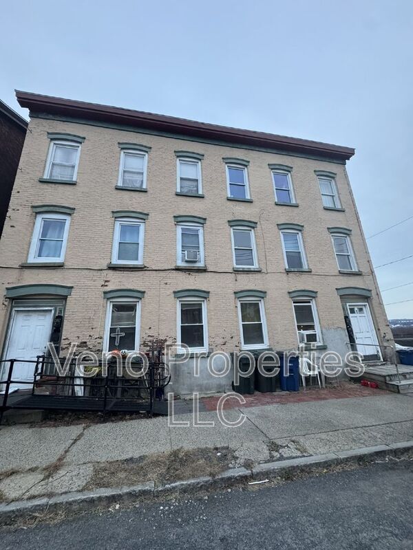 Building Photo - 3 Cataract St