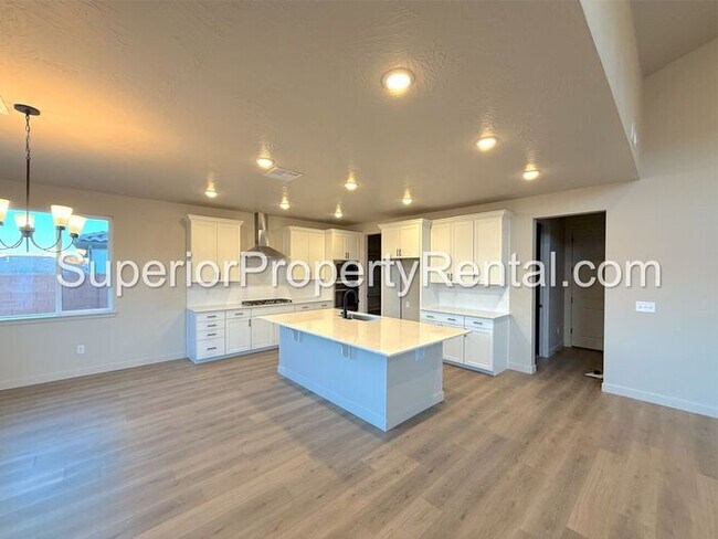 Foto del edificio - New 3 bed, 2.5 bath with 2 car garage home