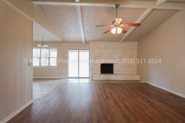 Building Photo - Beautifully Updated Home in Prime East Tulsa Location