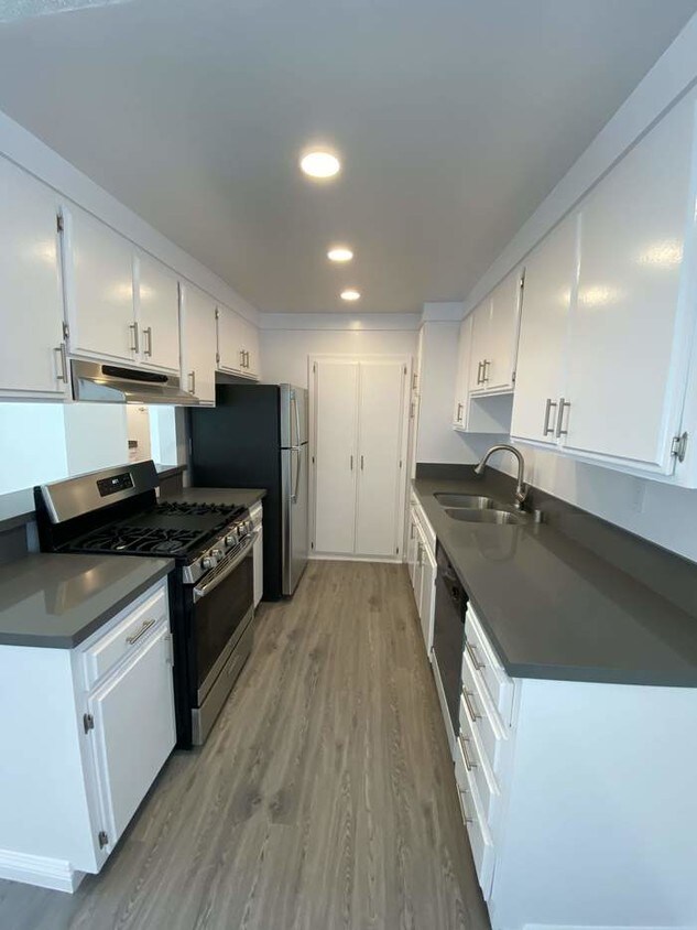 Foto principal - 16904 New Hampshire Ave