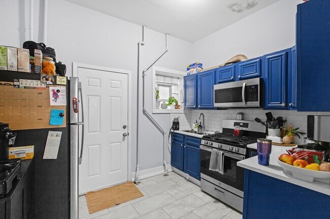 Foto del edificio - 2552 N Kildare Ave