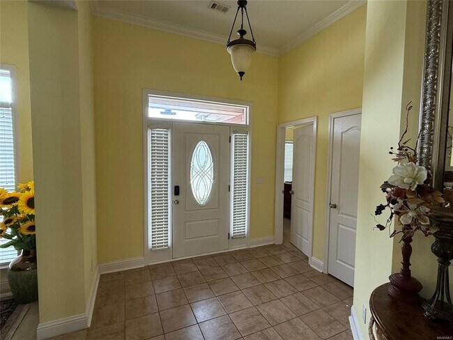 Building Photo - 9832 Helmsley Cir