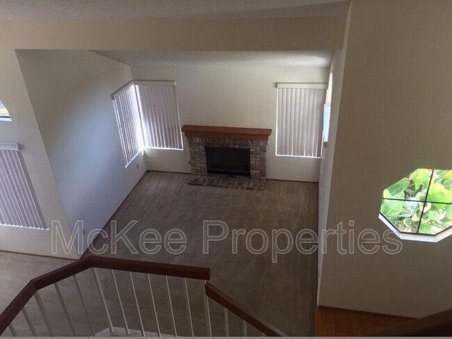 Building Photo - 12951 Pipilo Ct