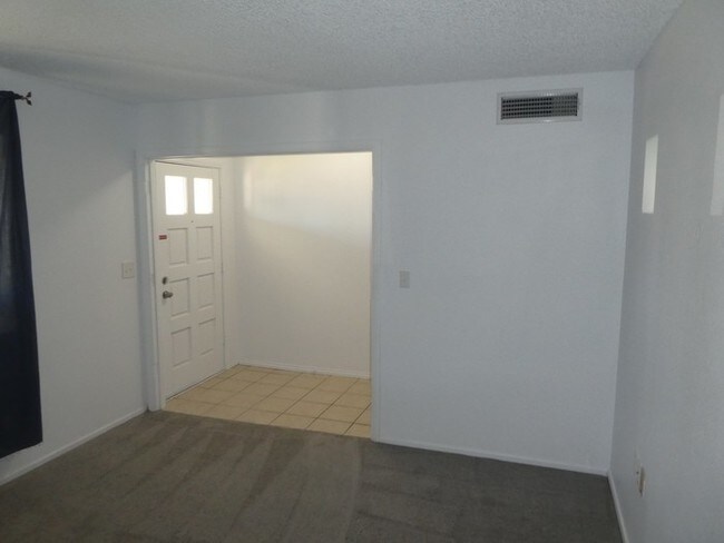 Foto del edificio - 330 W Juniper Ave