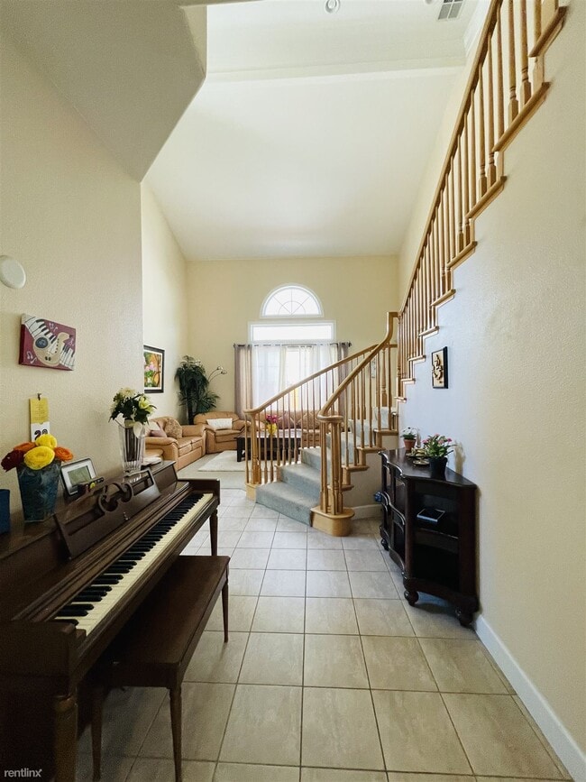 Building Photo - 5 br, 2.5 bath House - 4247 Roscommon Way