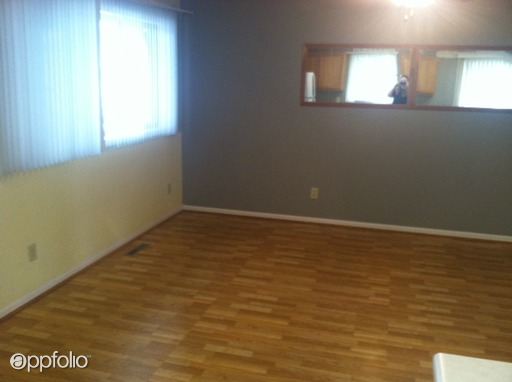 Foto del edificio - 921 W 20th St