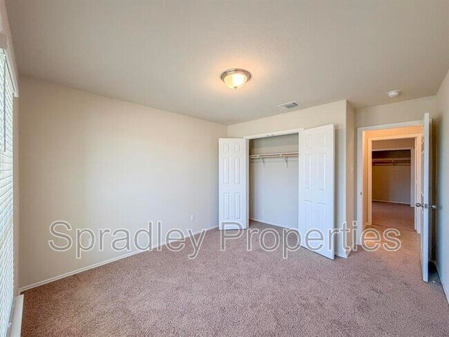 Foto del edificio - 6328 Dorothy Muree Dr