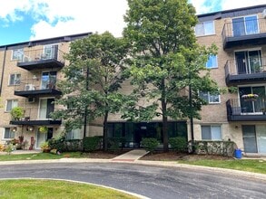 Building Photo - 1215 N Waterman Ave