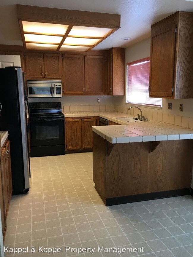 Foto del edificio - 1121 Willow Ln