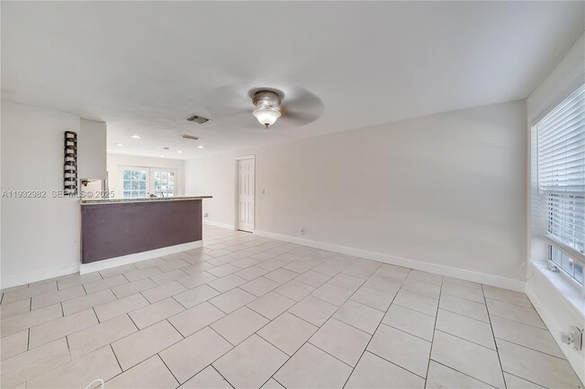 Foto del edificio - 5900 N Farragut Dr