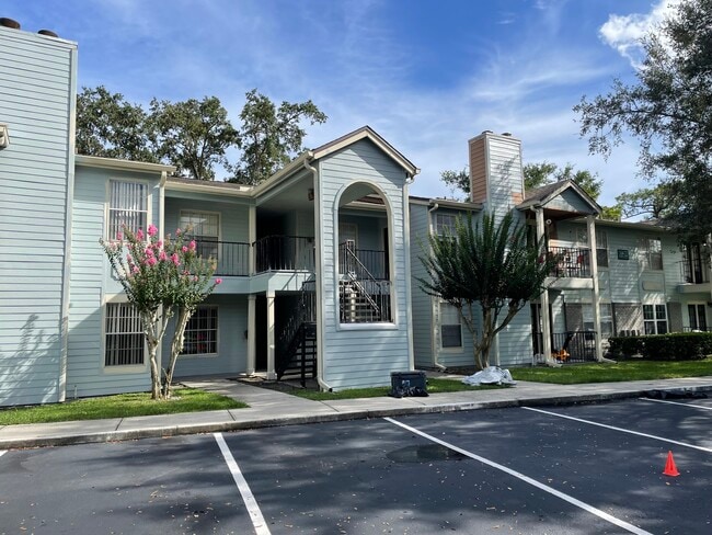 Building Photo - 2550 N Alafaya Trl