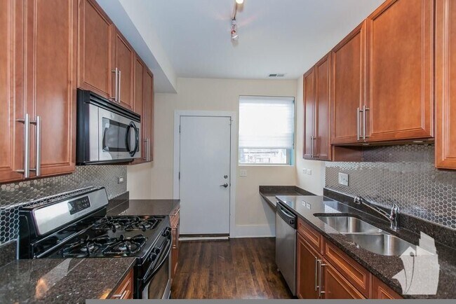 Foto del edificio - 1851 W Cornelia Ave