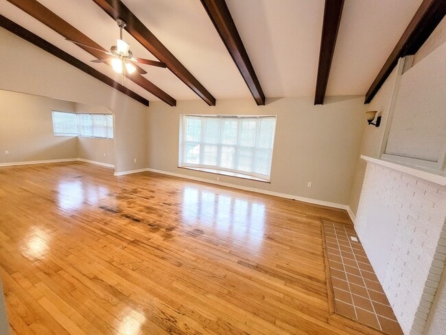 Building Photo - 477 Del Monte Dr