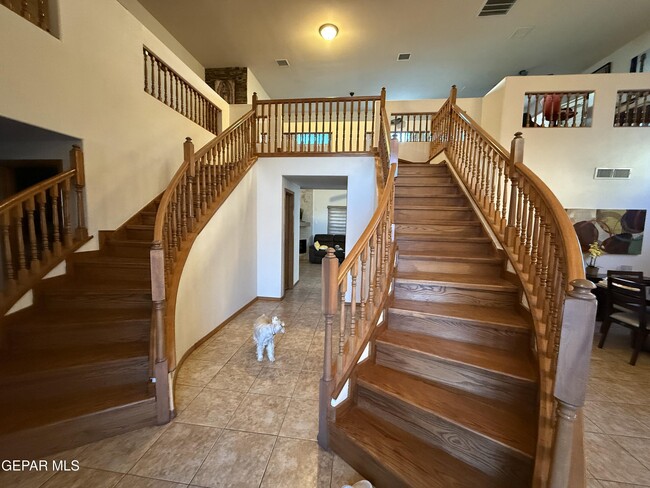 Building Photo - 3733 Tierra Campa Dr