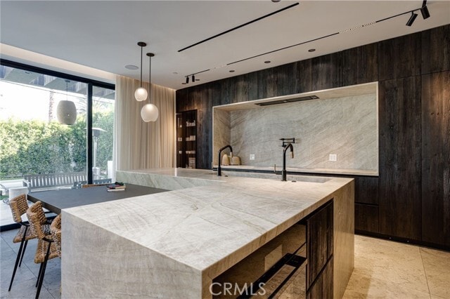 Foto del edificio - 5106 Lindley Ave