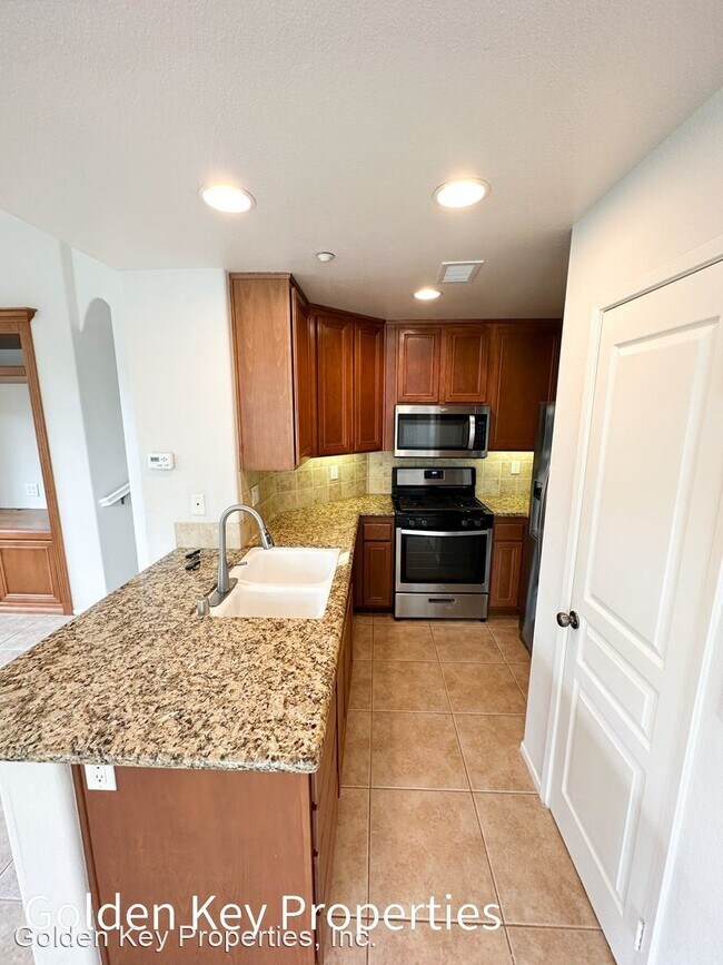 Foto del edificio - 3 br, 3 bath House - 546 Almond Road