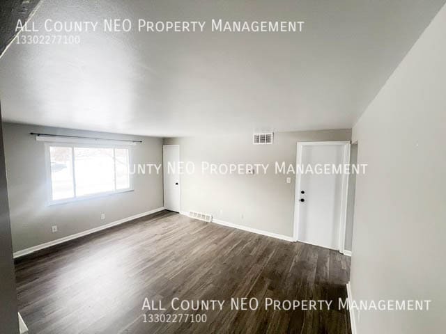 Foto del edificio - 1737 Portage Trail