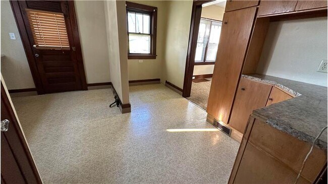 Foto del edificio - 225 Murphy Ave