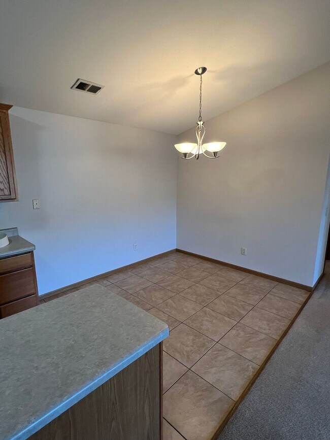 Building Photo - North Pointe Condo
