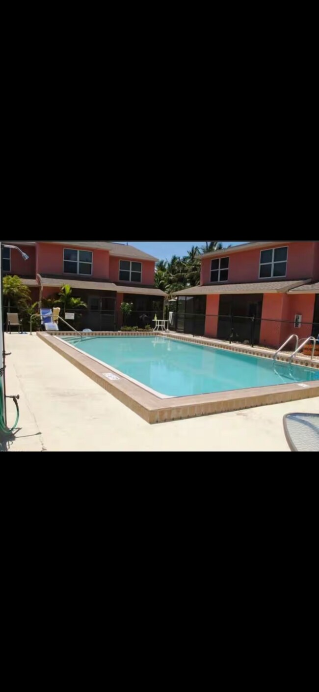 Foto del edificio - 13437 Heald Ln