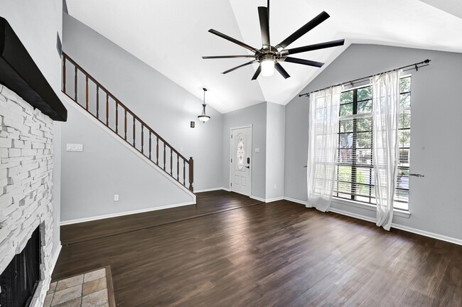 Foto del edificio - 4919 Dobbin Springs Ln