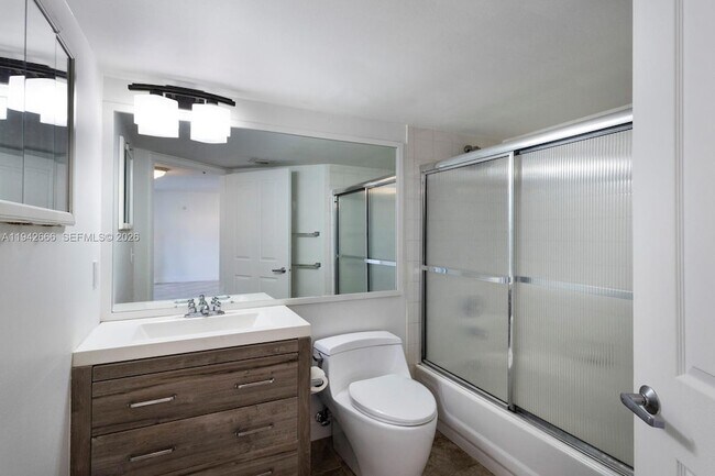 Foto del edificio - 2351 Douglas Rd