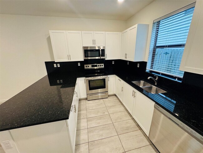 Foto del edificio - 1606 SW 28th Ct