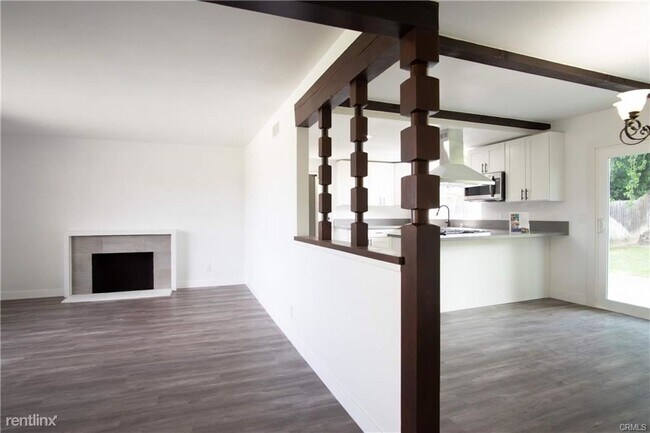 Foto del edificio - 3 br, 2 bath House - 15856 Silvergrove Dr