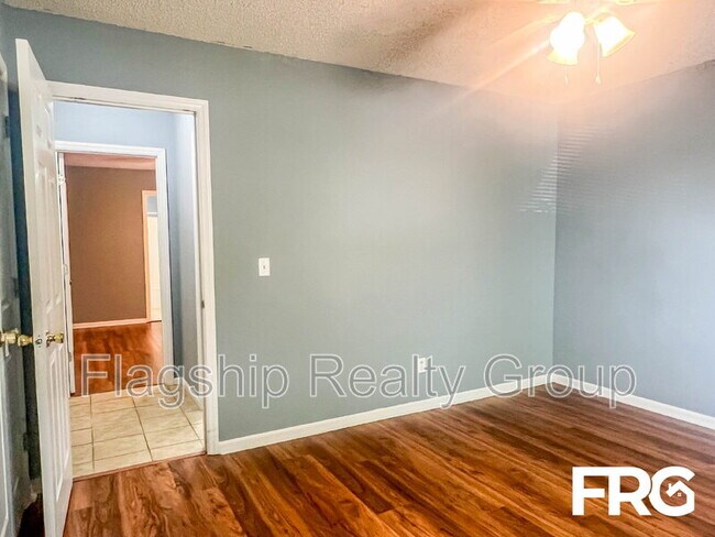 Foto del edificio - 205 Wyndham Cir