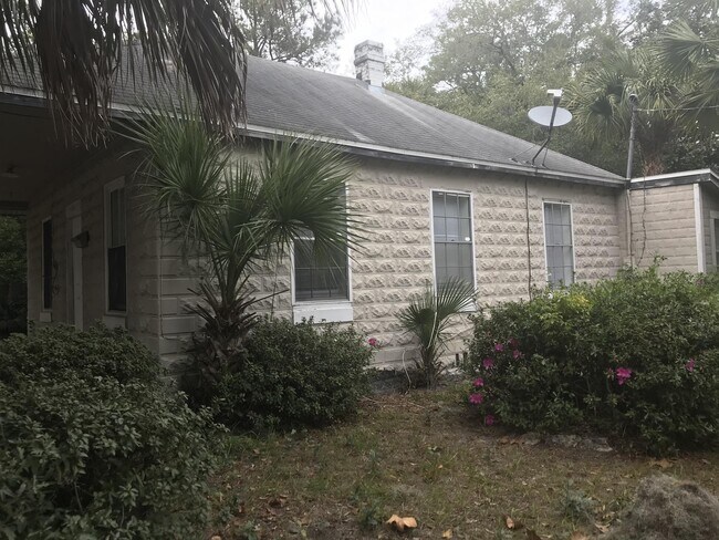 Foto del edificio - 585 Lawton Ave