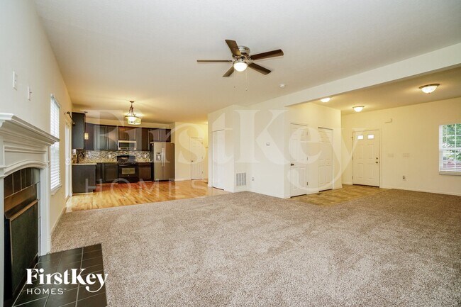 Foto del edificio - 79 Henderson Ln