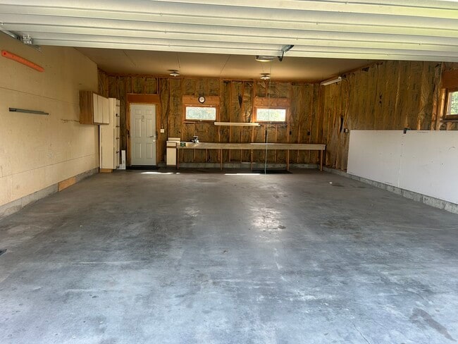 Building Photo - 709 15th St W