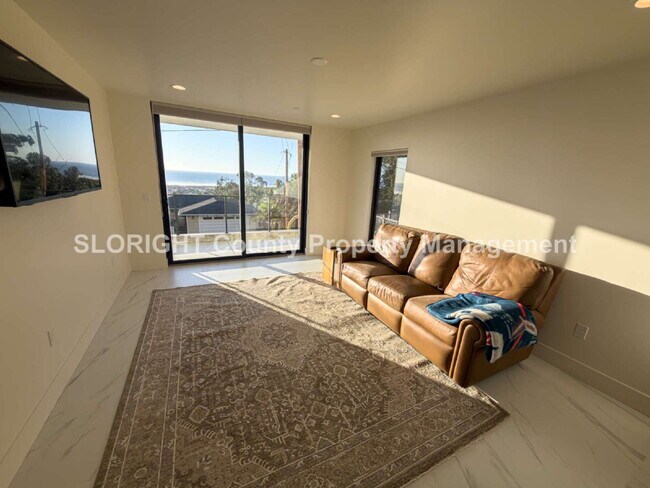 Foto del edificio - AVAILABLE NOW - Executive Luxury Ocean-View Home in Prime Morro Bay Location - 3 Bed / 3 Bath