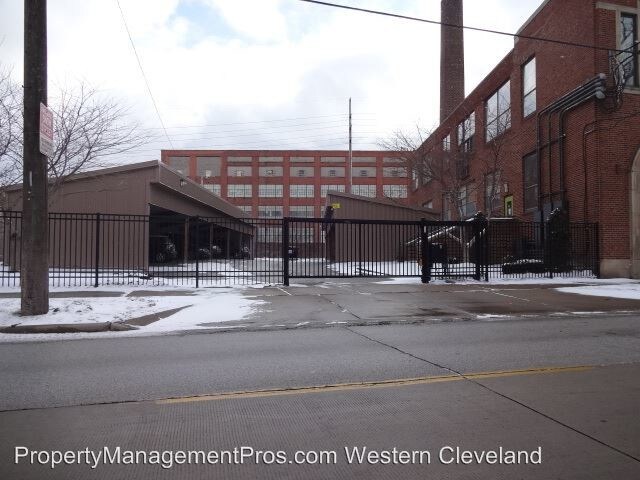 Foto del edificio - 8205 Franklin Blvd