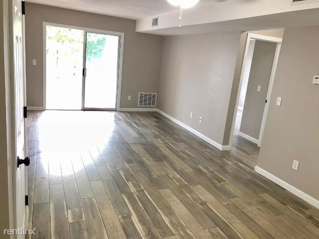 Building Photo - 1 br, 1 bath Condo - 1 Concorde Way