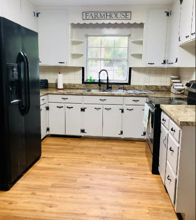 Foto del edificio - 1511 E Call St