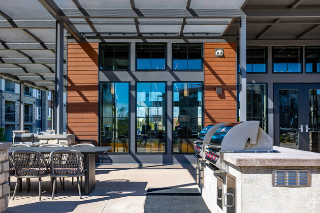 Outdoor Kitchen - Fieldhouse