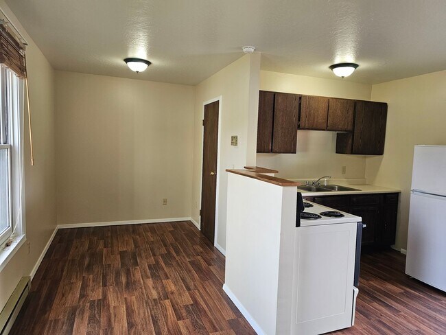 Building Photo - 1750-6th